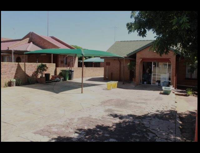 3 BEDROOM FREEHOLD FOR SALE IN SOSHANGUVE DD